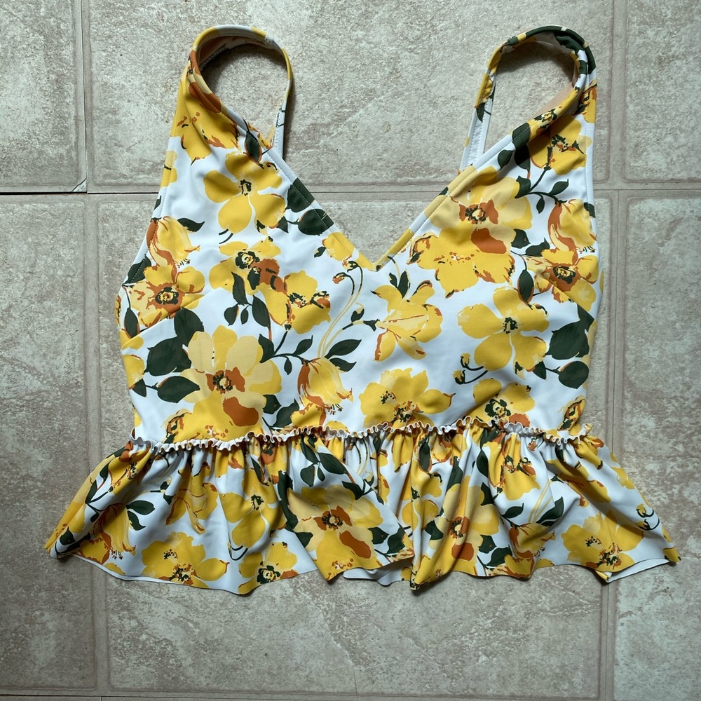 Kortni Jeane Medium V-Neck Top Yellow Floral